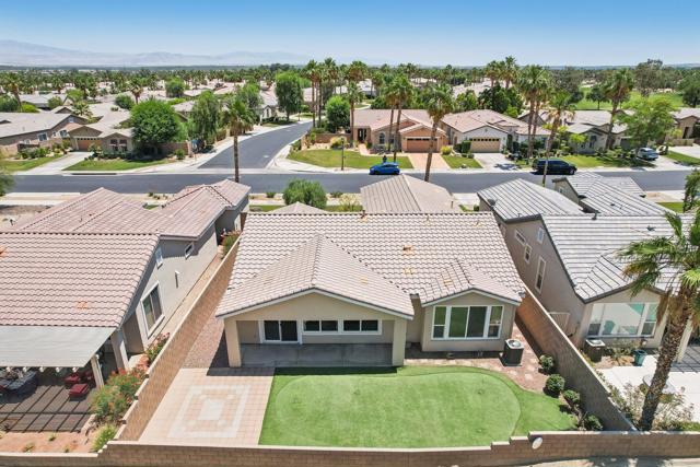 60375 Living Stone Drive, La Quinta CA: https://media.crmls.org/mediaz/65a056b1-7300-4ce8-a18a-a0d3c73960c2.jpg