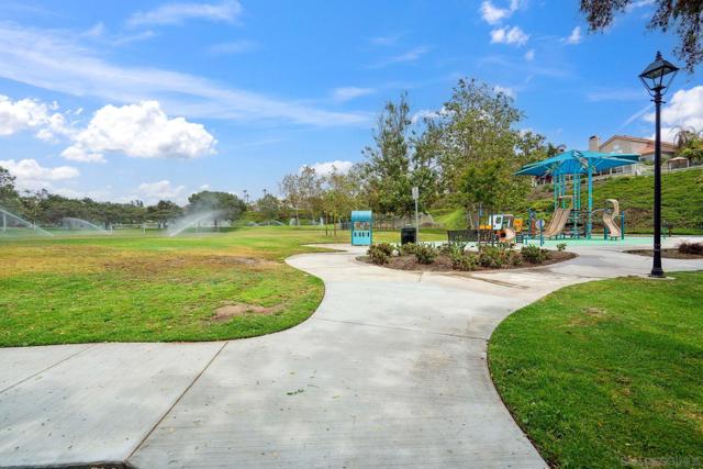 26 Mercato, Laguna Niguel CA: https://media.crmls.org/mediaz/65a05f7d-9b50-4061-94b5-7ecff6050152.jpg