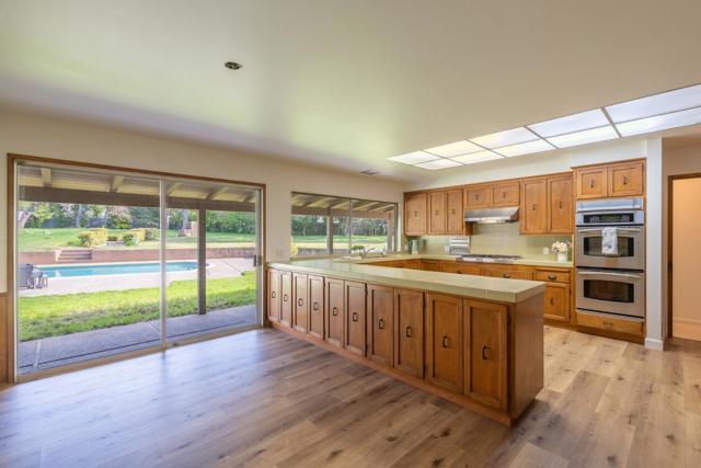 10 Ring Lane, Carmel Valley CA: https://media.crmls.org/mediaz/65a0c784-f144-4450-968c-6e02b7629a82.jpg