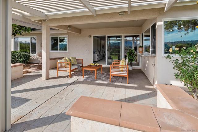 12635 Pacato Circle S, San Diego CA: https://media.crmls.org/mediaz/65a356fb-552a-468d-9b29-f54dd3d13017.jpg