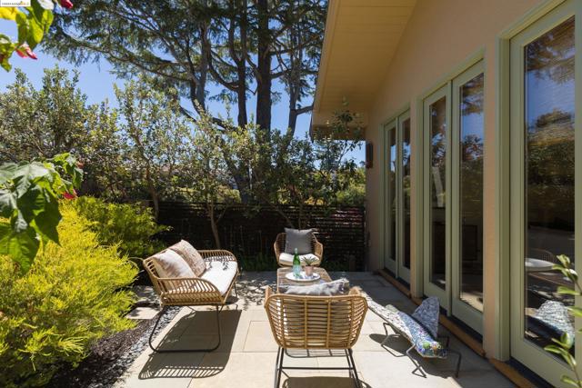 Image 6 of 49 For 251 Pershing Dr