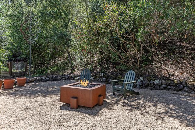 300 Cervantes Road, Portola Valley CA: https://media.crmls.org/mediaz/65a3af87-e0d4-489e-9a94-9fd760af503b.jpg