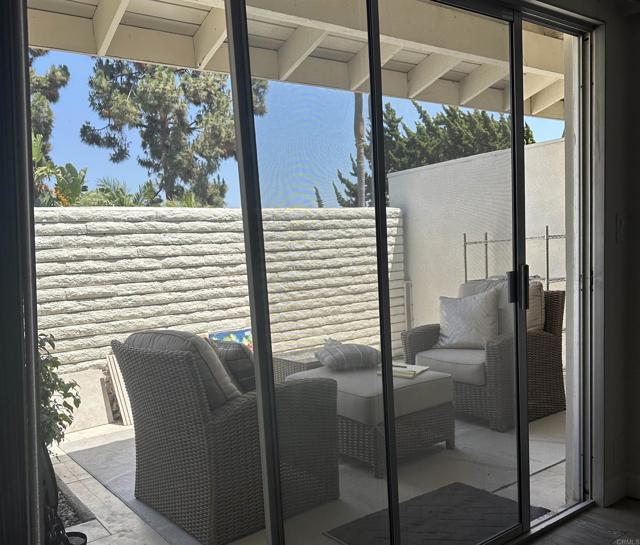 Detail Gallery Image 8 of 26 For 7061 Estrella De Mar, Carlsbad,  CA 92009 - 3 Beds | 2 Baths