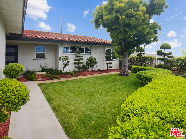 6820 Abbottswood Drive, Rancho Palos Verdes CA: https://media.crmls.org/mediaz/65a3c4cf-314b-4631-aed5-9c6b236c60dd.jpg