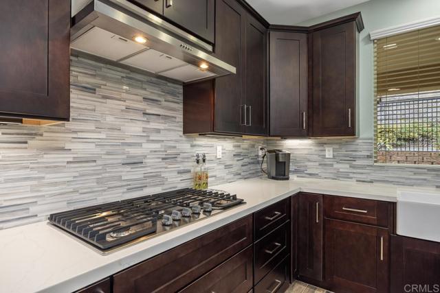 Detail Gallery Image 6 of 58 For 219 Flores Ln, Vista,  CA 92083 - 4 Beds | 2/1 Baths