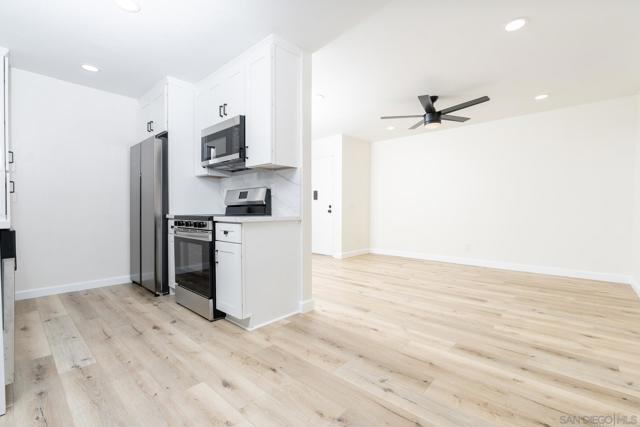 11187 Kelowna Rd, San Diego CA: https://media.crmls.org/mediaz/65a436e7-4f20-4126-98b6-130521b7b57f.jpg