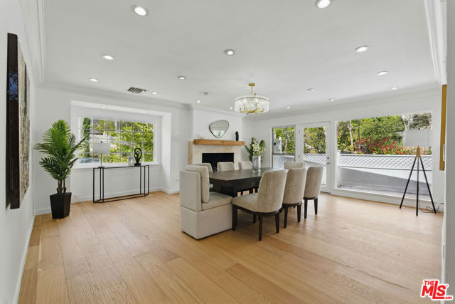 5220 Melvin Avenue, Tarzana CA: https://media.crmls.org/mediaz/65a474dd-b0f6-4b8a-9a3d-57ca8d8e3354.jpg