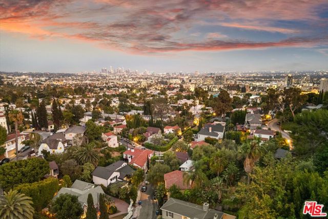 6190 Temple Hill Drive, Los Angeles CA: https://media.crmls.org/mediaz/65a4d87b-d69e-4e1c-8949-b3c10df7512a.jpg