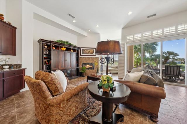 80143 Miramonte Lane, La Quinta CA: https://media.crmls.org/mediaz/65a4e5bb-9094-4b3e-bdd2-23be57b6a0a5.jpg