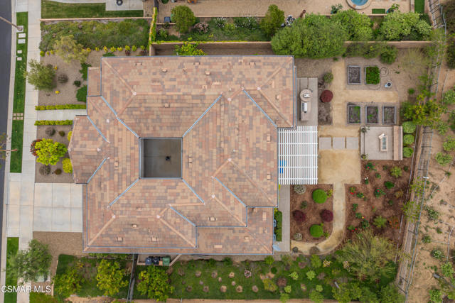 6923 Ridgemark Court, Moorpark CA: https://media.crmls.org/mediaz/65a6107e-c641-4fbf-ba3d-c483978b5384.jpg
