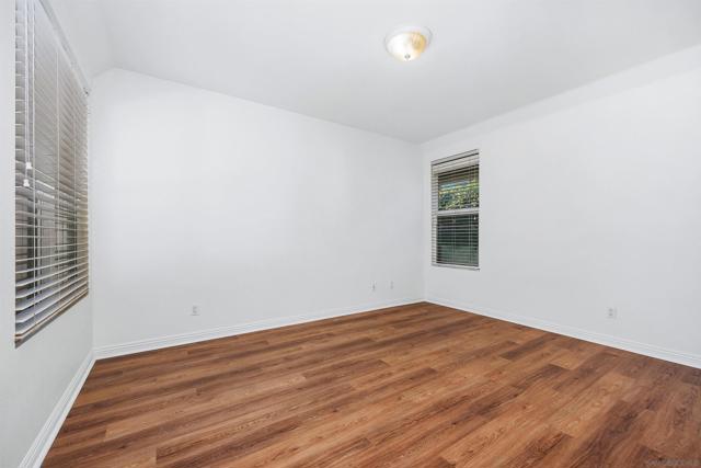 15363 Falcon Crest Ct, San Diego CA: https://media.crmls.org/mediaz/65a6296b-94c2-4c3f-96ce-fef1ea02e23c.jpg