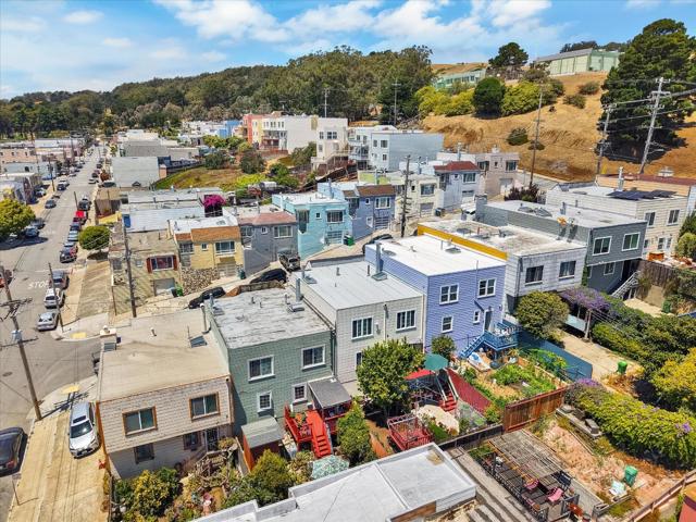 333 Elliot Street, San Francisco CA: https://media.crmls.org/mediaz/65a676d8-f462-4003-bcb9-84c7e08c289c.jpg