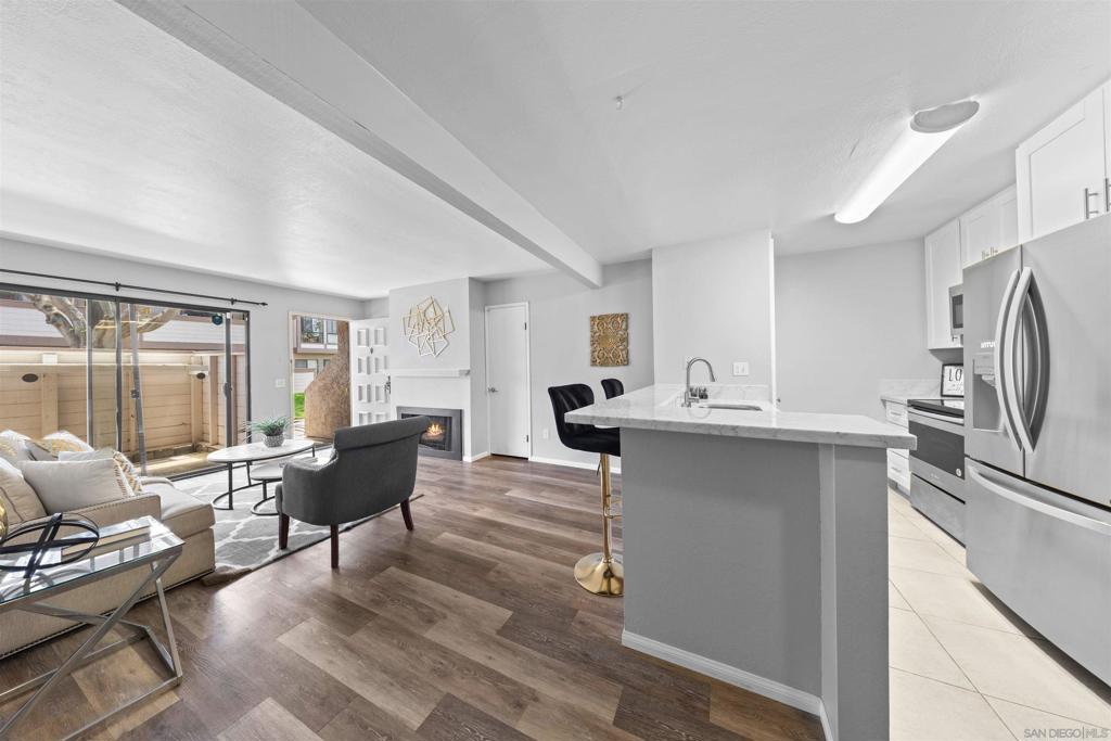 9130 Gramercy - photo 15