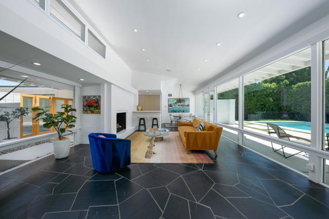 1529 S Riverside Drive, Palm Springs, CA 92264