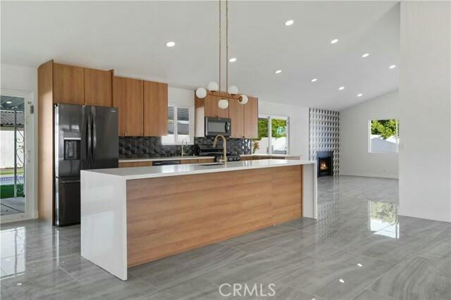 2802 E Venetia Road, Palm Springs CA: https://media.crmls.org/mediaz/65a6b472-7258-49b5-9cb1-8bc683b42736.jpg