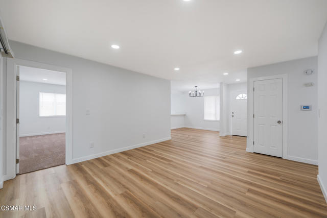 1477 Dinsmore Street, Simi Valley CA: https://media.crmls.org/mediaz/65a71975-4153-49a5-8c99-af33e2fbbf12.jpg