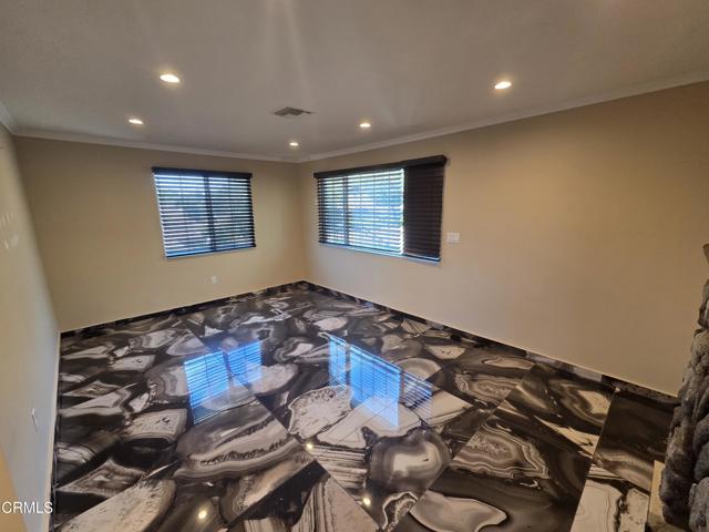 Detail Gallery Image 5 of 19 For 2434 Olive Ave, La Crescenta,  CA 91214 - 2 Beds | 2 Baths