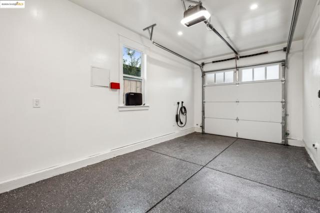 2312 Eighth St, Berkeley CA: https://media.crmls.org/mediaz/65a89dca-953b-4f79-98ae-744cce395d1b.jpg