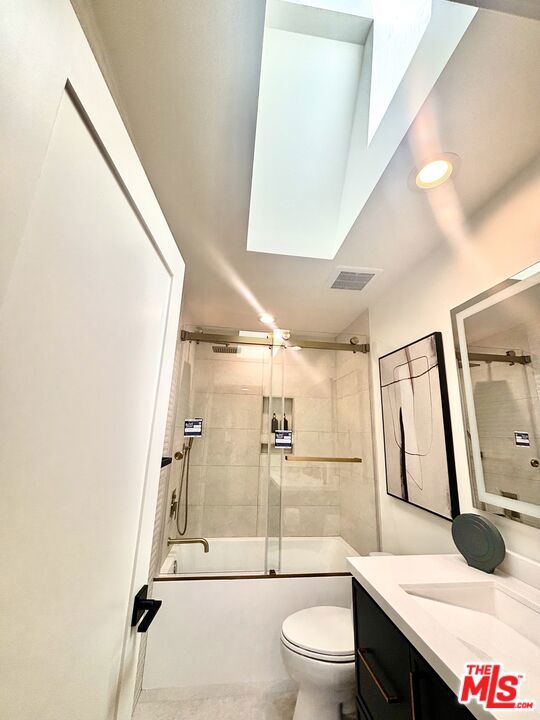 5360 Algarrobo, Laguna Woods CA: https://media.crmls.org/mediaz/65a8ba09-3f2b-413f-86be-073261c6d4d7.jpg