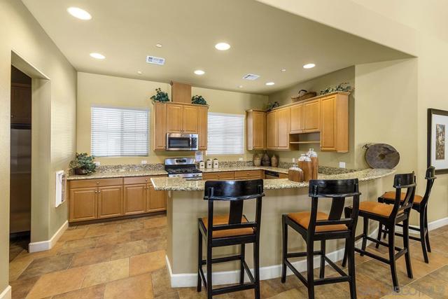 10689 New Grove Trail, San Diego CA: https://media.crmls.org/mediaz/65a8d083-2f0f-4a6b-992c-ea0610d2c7df.jpg