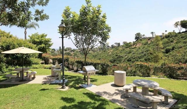 6125 Flagstone Row, La Jolla CA: https://media.crmls.org/mediaz/65aa0ce8-2e41-45a7-bfc1-54f9ab75da0c.jpg