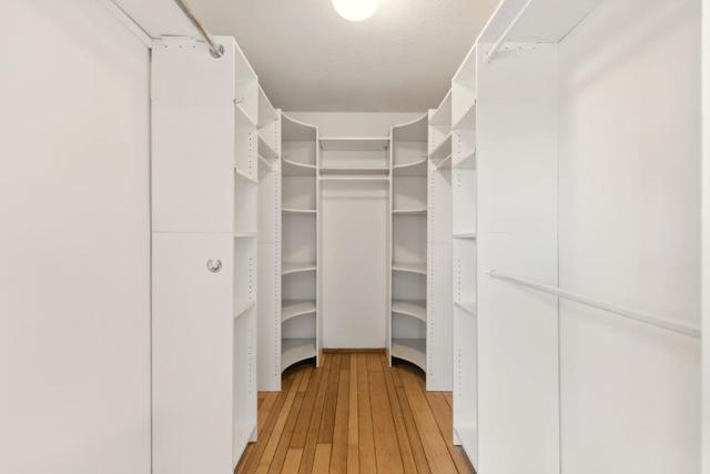 942 Constitution Drive, Foster City CA: https://media.crmls.org/mediaz/65aac27b-a2b6-4dec-b240-75a41584cb47.jpg