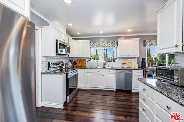 2223 Mcrae Drive, San Pedro CA: https://media.crmls.org/mediaz/65aba282-4fe0-4073-9b64-af8c036fd7c6.jpg