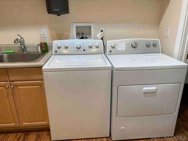 4435 Summer Dr, Oceanside CA: https://media.crmls.org/mediaz/65ac0470-ddc5-4db6-98c1-8887d7838d93.jpg