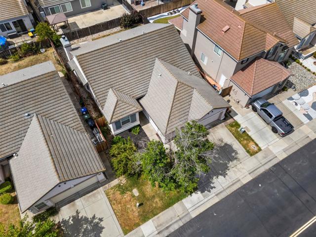 7008 Kilconnell Drive, Elk Grove CA: https://media.crmls.org/mediaz/65aca8bf-25a2-4322-a8a3-0c13fbdabd7f.jpg