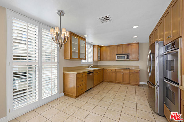 4949 Genesta Avenue, 306 photo 6
