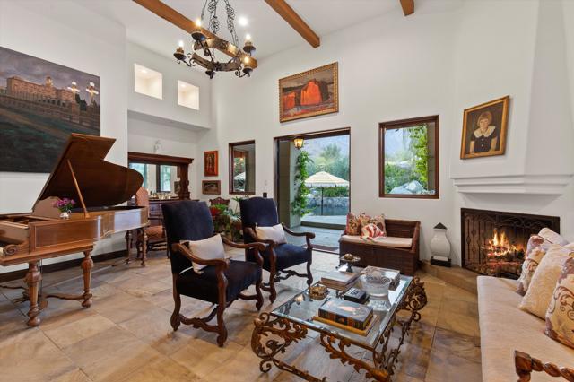 2489 Tuscany Heights Drive, Palm Springs CA: https://media.crmls.org/mediaz/65aefbab-977f-4aca-a702-1828a334c000.jpg