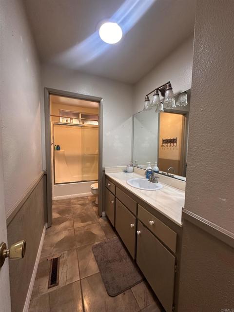 Detail Gallery Image 22 of 57 For 2430 Sunflower Ter, Vista,  CA 92083 - 3 Beds | 2 Baths