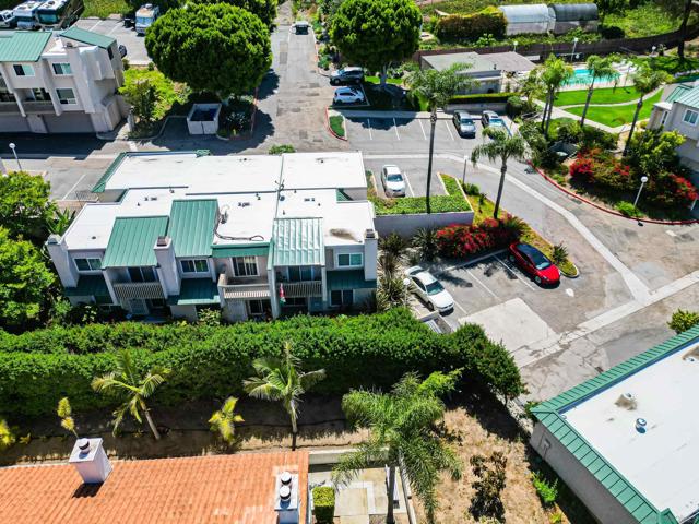 699 Ascot Dr, Vista CA: https://media.crmls.org/mediaz/65b0373b-549c-4843-9596-3d2d73c943dd.jpg