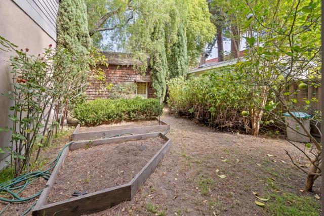 33 Edgewood Way, Santa Cruz CA: https://media.crmls.org/mediaz/65b03783-c178-4f63-8daf-e74dc5f08773.jpg