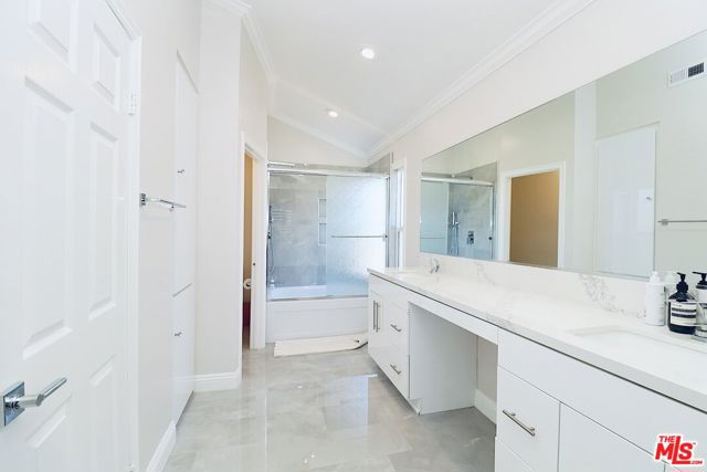 1995 Peaceful Hills Rd, Diamond Bar CA: https://media.crmls.org/mediaz/65b04bed-6368-45ba-80a7-da86ba624632.jpg