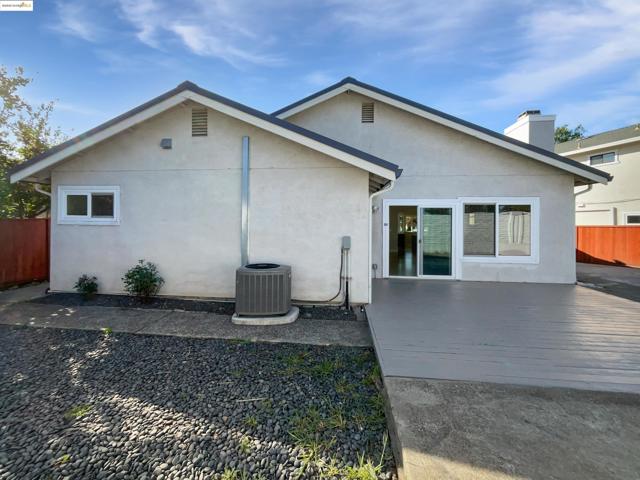 2579 Bishop Ave, Fremont CA: https://media.crmls.org/mediaz/65b0560c-f08f-4af0-8d61-482f3179e28d.jpg