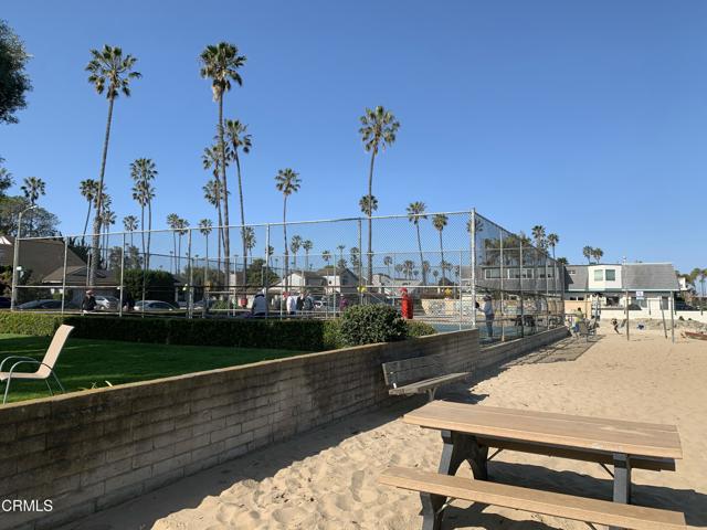 1238 Beachmont Street, Ventura CA: https://media.crmls.org/mediaz/65b0ed18-9973-4655-9afb-847e5bbf4b08.jpg