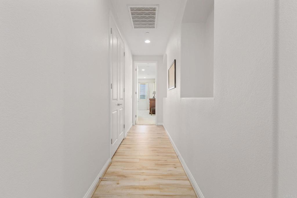 https://media.crmls.org/mediaz/65b141c3-4526-4389-90d0-46dc37a1566c.jpg?preset=X-Large