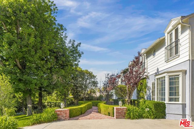 3734 Longridge Avenue, Sherman Oaks CA: https://media.crmls.org/mediaz/65b19c2a-5425-46e1-aed0-94f5fad2c6c3.jpg
