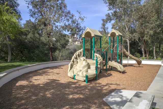 3385 Wild Oak Lane, Escondido CA: https://media.crmls.org/mediaz/65b1e1e6-a761-419b-9a71-e85a529b06a5.jpg
