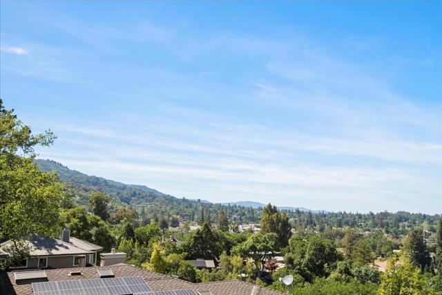 25 Grove Street, Los Gatos CA: https://media.crmls.org/mediaz/65b21301-1a73-4dd0-aff7-ca06795304fe.jpg