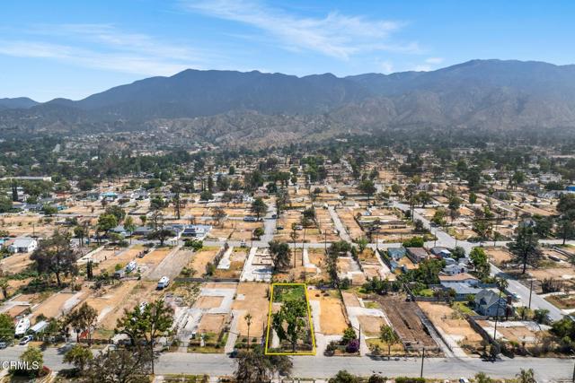 389 W Mendocino Street, Altadena CA: https://media.crmls.org/mediaz/65b33824-b9d5-400e-be8f-1147f98ea823.jpg