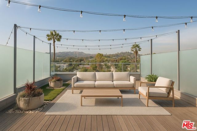 5750 E Hollywood Boulevard, Los Angeles CA: https://media.crmls.org/mediaz/65b33daf-c5d4-4625-a8f5-9b28c7c1e1bf.jpg