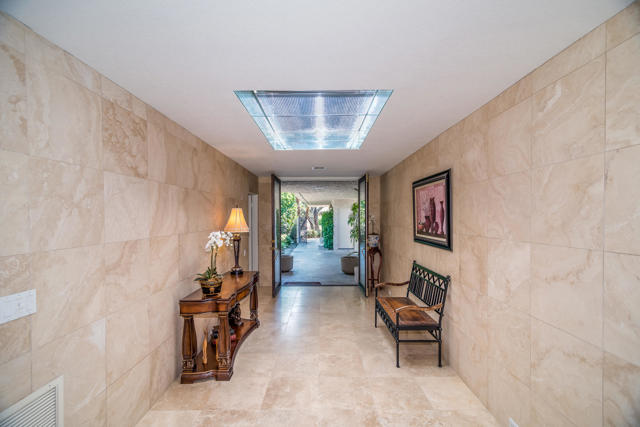 3 Harvard Court, Rancho Mirage CA: https://media.crmls.org/mediaz/65b400d9-3f5f-4ec6-9884-0a38e967e117.jpg