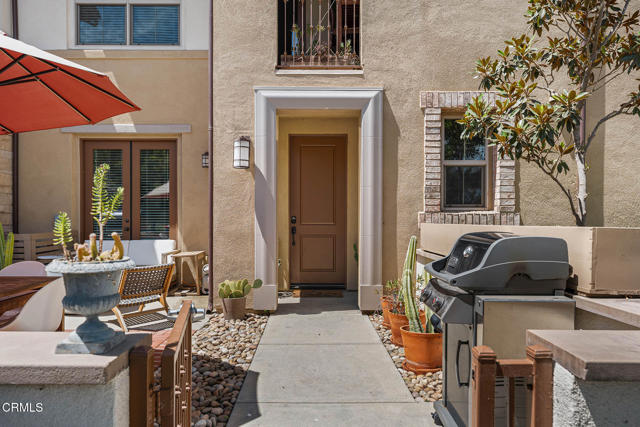 167 Westpark Court, Camarillo CA: https://media.crmls.org/mediaz/65b41b6b-9d02-43ae-93d1-f70410bdc283.jpg