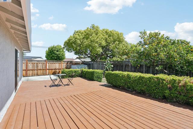 36302 Frobisher Dr, Fremont CA: https://media.crmls.org/mediaz/65b42392-460a-45d2-9e92-06ae6f8cec03.jpg