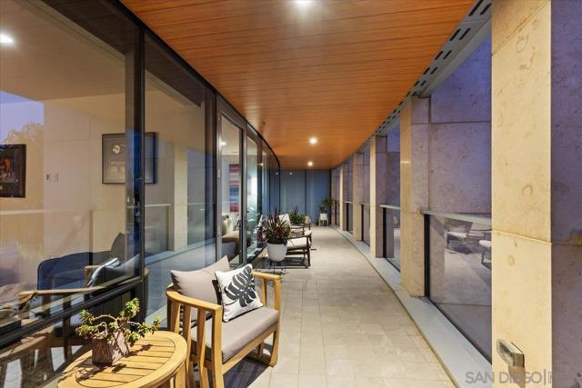 888 W E Street, San Diego CA: https://media.crmls.org/mediaz/65b4a13b-cd02-4c66-8d10-d2b469564334.jpg