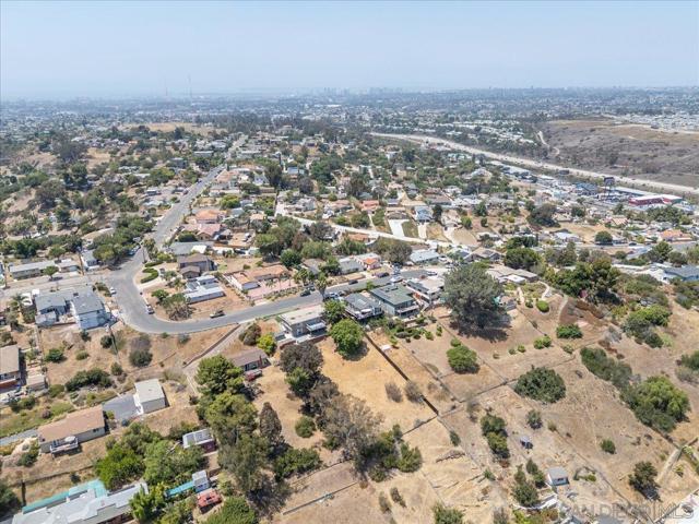 2035 Paradise St, San Diego CA: https://media.crmls.org/mediaz/65b7cc95-ebef-43b4-8265-190fb4e4ea8e.jpg