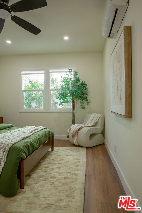 2046 S Burnside Avenue, Los Angeles CA: https://media.crmls.org/mediaz/65b8295a-6b2d-4372-8401-10adb8a72a0e.jpg