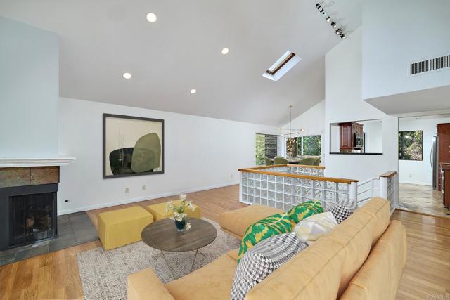 Detail Gallery Image 7 of 28 For 4324 Caminito Pintoresco, San Diego,  CA 92108 - 3 Beds | 2 Baths